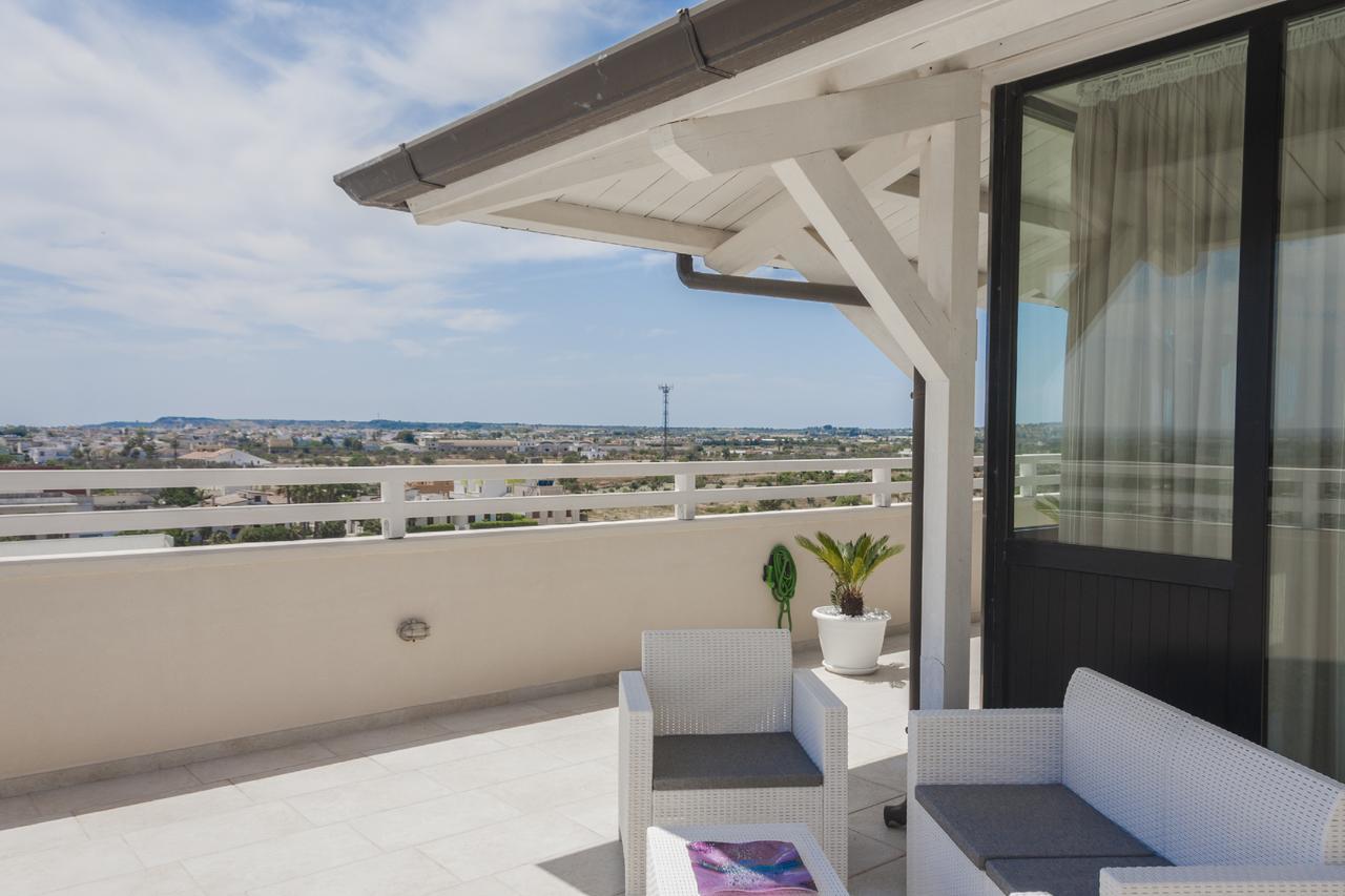 Attico Saker Apartment Racale Exterior foto