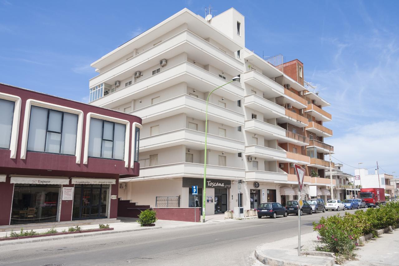 Attico Saker Apartment Racale Exterior foto